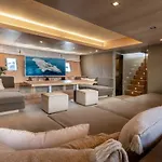Yacht Mangusta Bådhotel Cannes