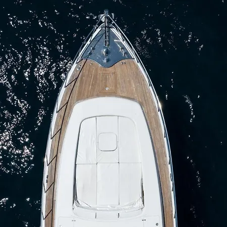 Yacht Mangusta Båthotell Cannes