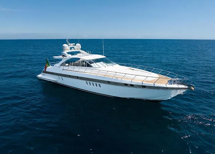 Úszó hotel Yacht Mangusta Cannes