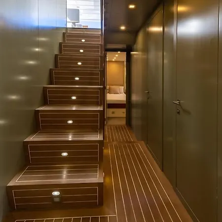 Bådhotel Yacht Mangusta