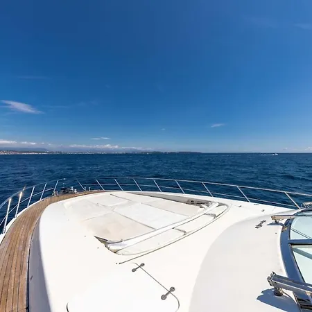 Botel Yacht Mangusta