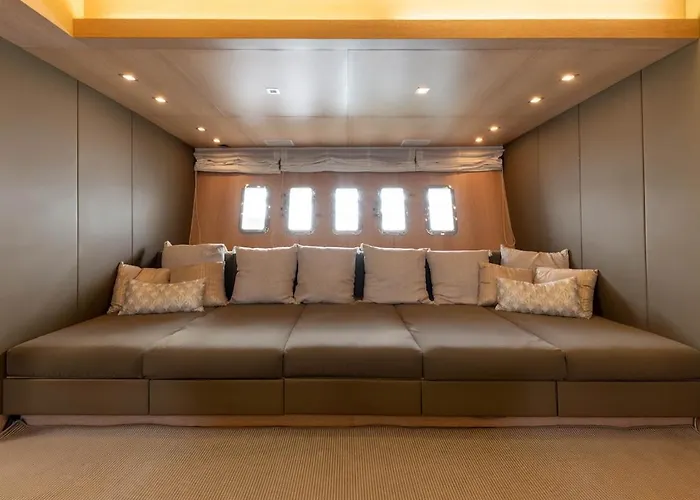 Bådhotel Yacht Mangusta *