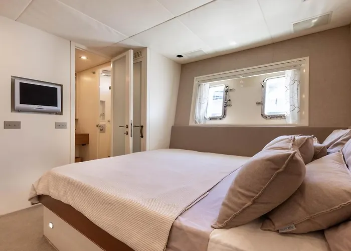 Bådhotel Yacht Mangusta