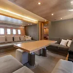Yacht Mangusta ספינת מלון