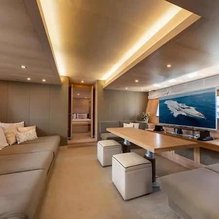 Yacht Mangusta