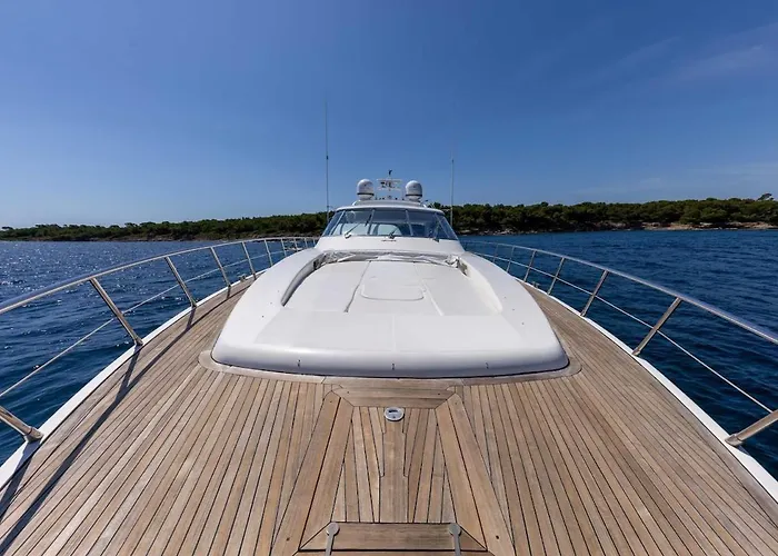 Yacht Mangusta 船屋 *